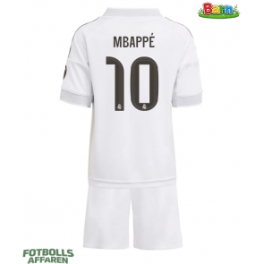 Real Madrid Kylian Mbappe #10 Hemmaställ Barn 2025-26 Kortärmad (+ Korta byxor)